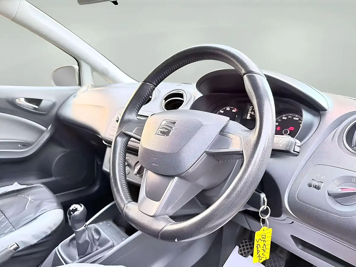 Used 2015 SEAT Ibiza Toca Sport Coupe White - Interior and Exterior details 12