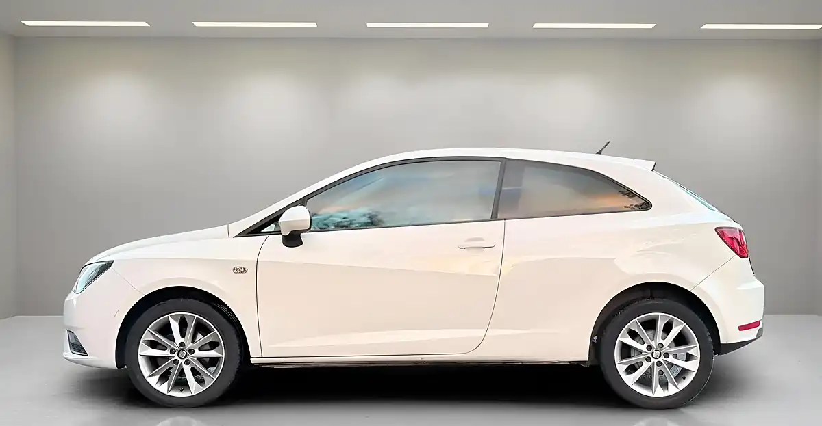 Used 2015 SEAT Ibiza Toca Sport Coupe White - Interior and Exterior details 5