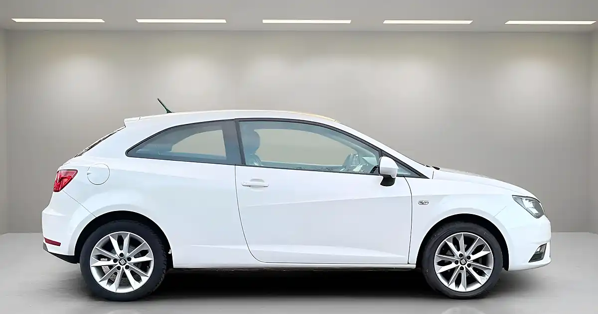 Used 2015 SEAT Ibiza Toca Sport Coupe White - Interior and Exterior details 9