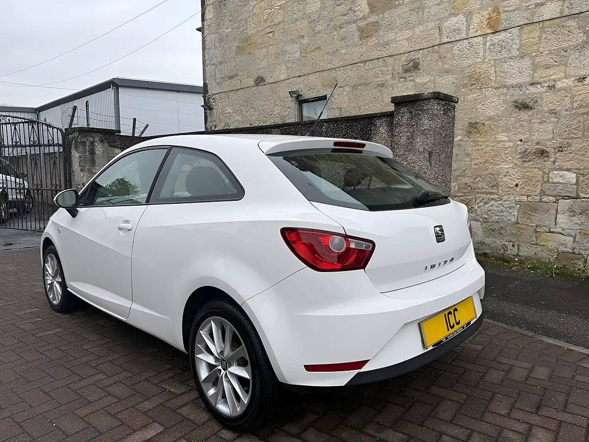 Used 2015 SEAT Ibiza Toca White - Interior and Exterior details 4