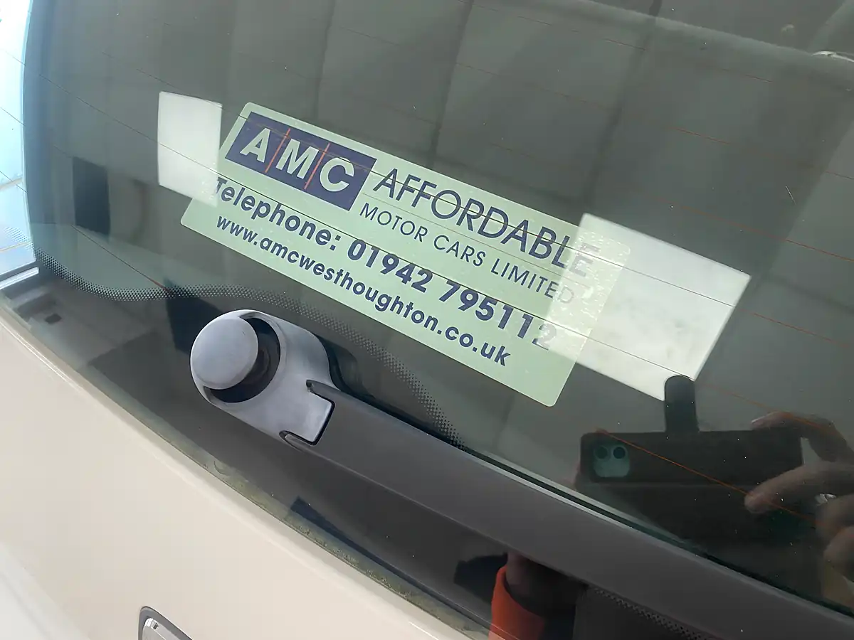 Used 2015 SEAT Ibiza Toca White - Interior and Exterior details 16