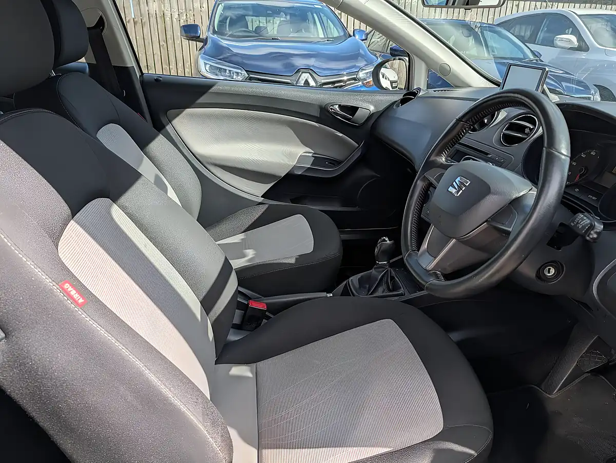Used 2015 SEAT Ibiza Toca White - Interior and Exterior details 10