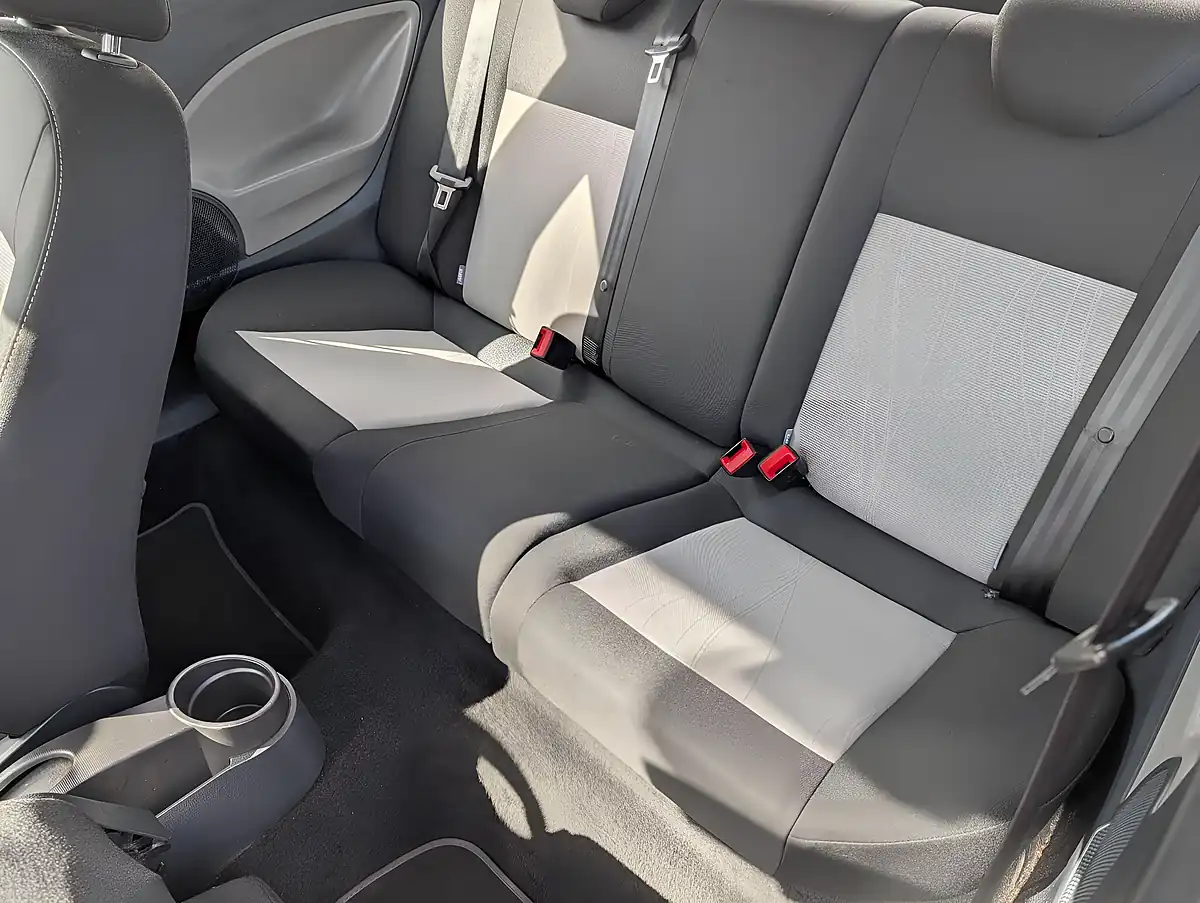 Used 2015 SEAT Ibiza Toca White - Interior and Exterior details 11