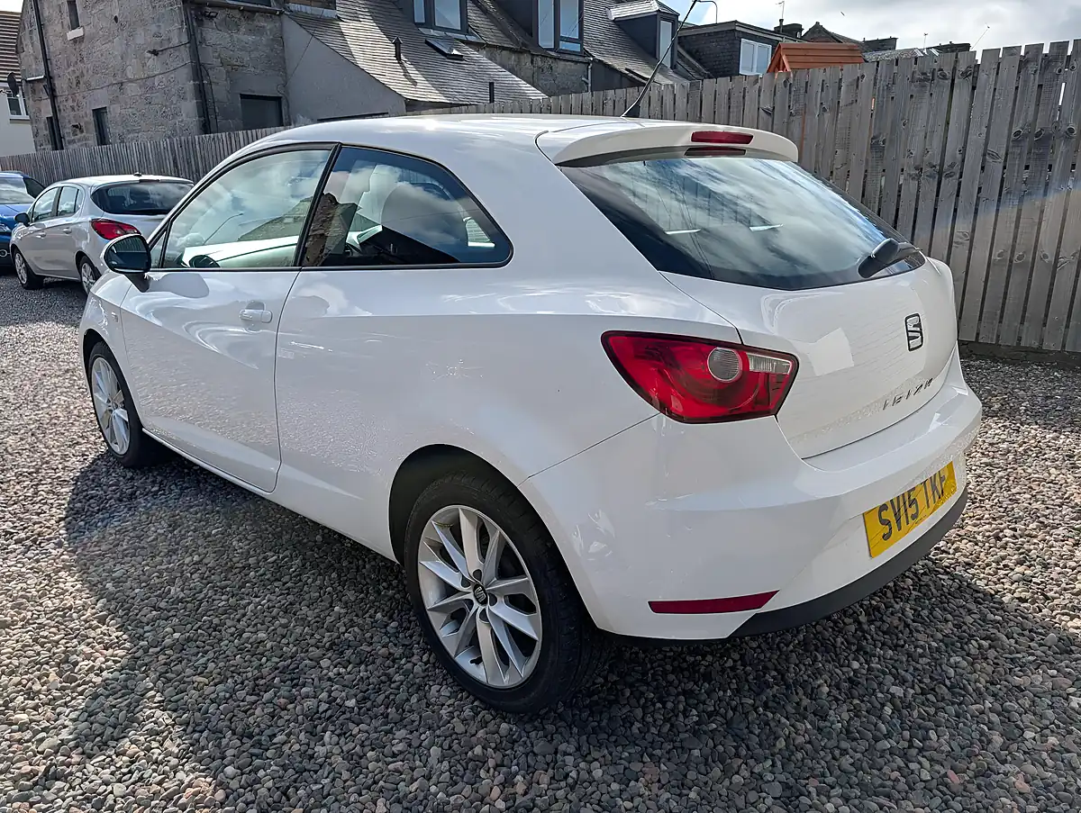 Used 2015 SEAT Ibiza Toca White - Interior and Exterior details 4