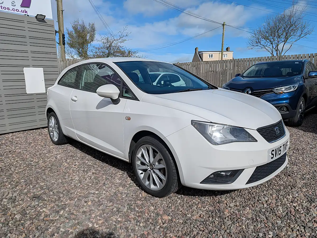 Used 2015 SEAT Ibiza Toca White - Interior and Exterior details 5