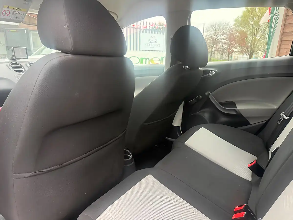 Used 2015 SEAT Ibiza Toca White - Interior and Exterior details 12