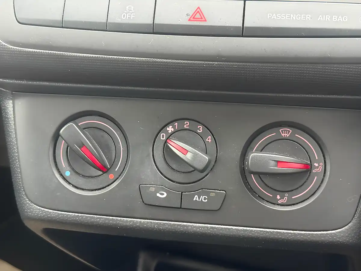 Used 2015 SEAT Ibiza Toca White - Interior and Exterior details 13