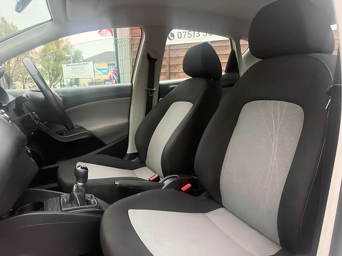 Used 2015 SEAT Ibiza Toca White - Interior and Exterior details 17