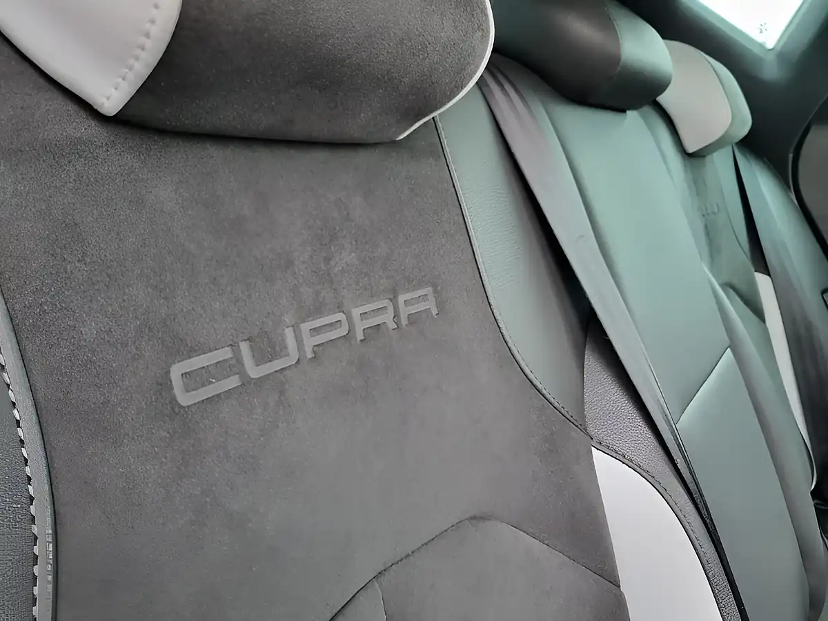 Used 2015 SEAT Leon Cupra Phantom Black Metallic - Interior and Exterior details 16