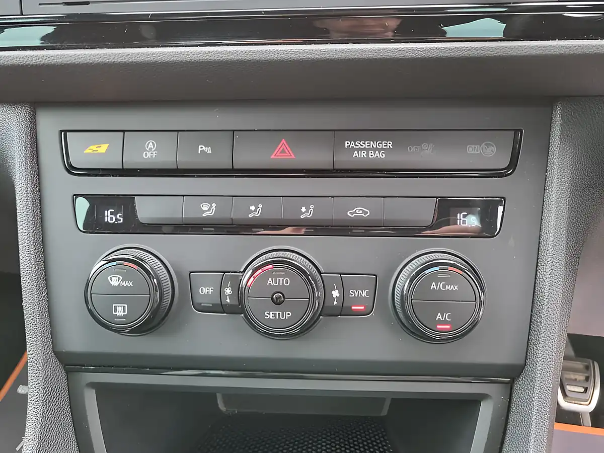 Used 2015 SEAT Leon Cupra Phantom Black Metallic - Interior and Exterior details 18