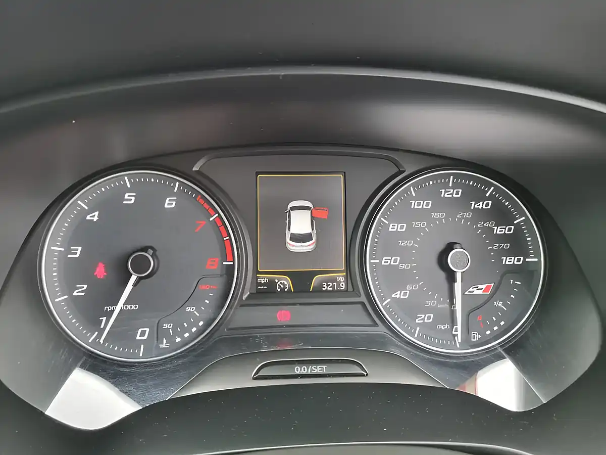 Used 2015 SEAT Leon Cupra Phantom Black Metallic - Interior and Exterior details 19