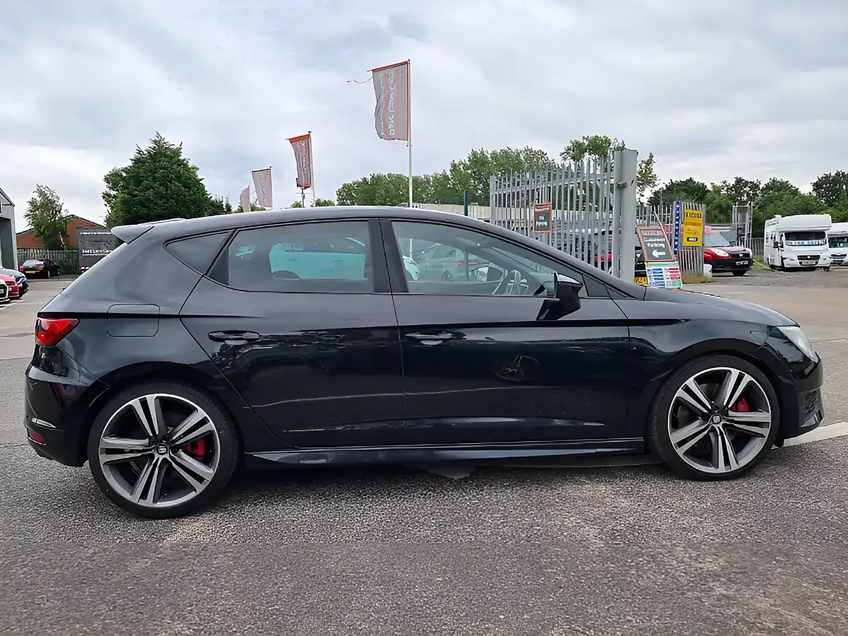 Used 2015 SEAT Leon Cupra Phantom Black Metallic - Interior and Exterior details 8