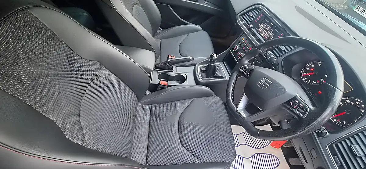 Used 2015 SEAT Leon Fr Black - Interior and Exterior details 11