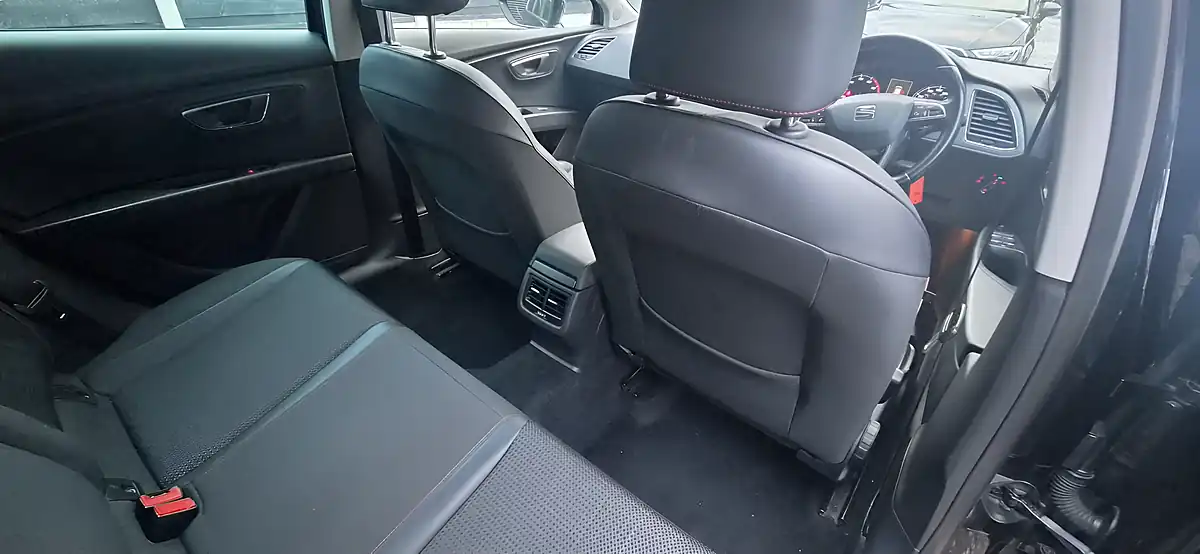 Used 2015 SEAT Leon Fr Black - Interior and Exterior details 17