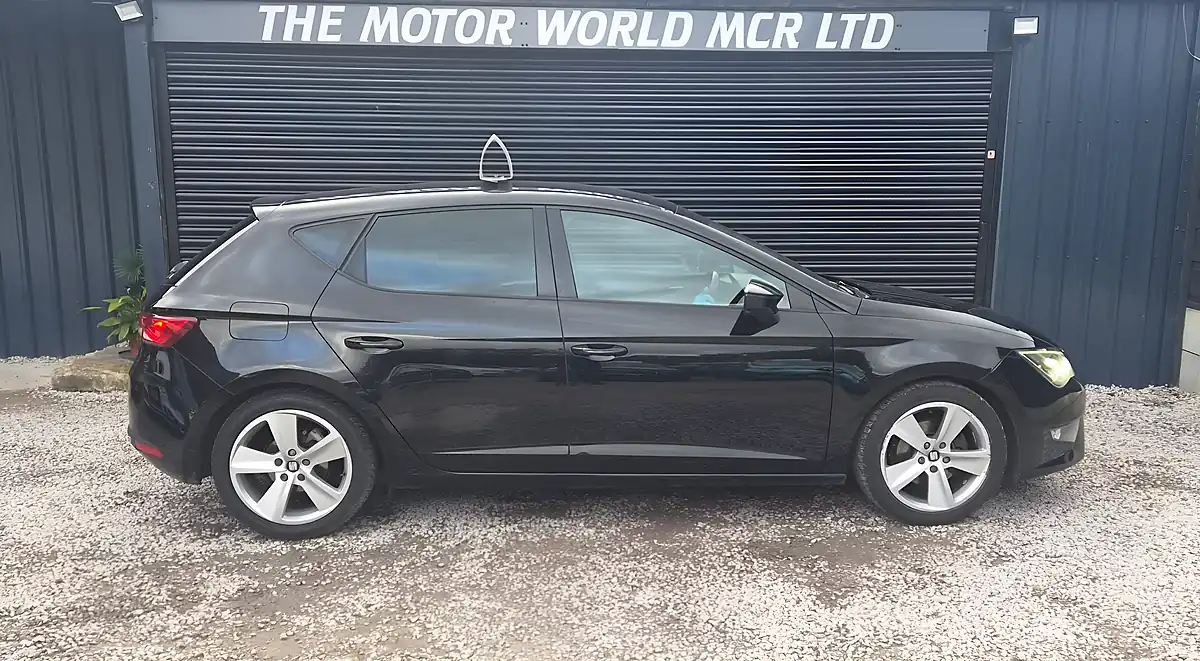 Used 2015 SEAT Leon Fr Black - Interior and Exterior details 4