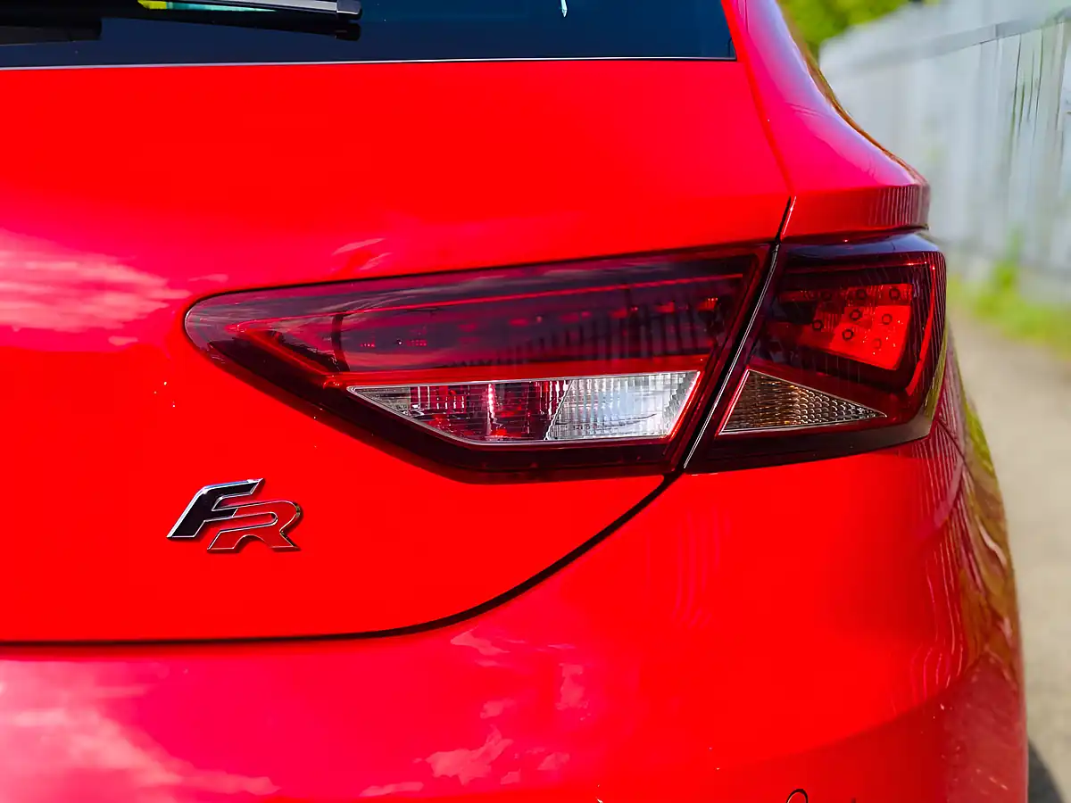 Used 2015 SEAT Leon Fr Black Technology Red - Interior and Exterior details 10