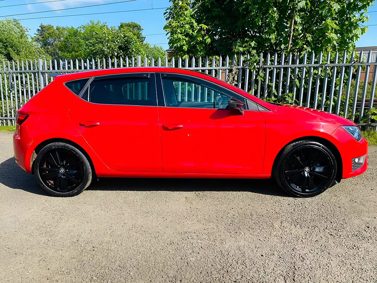 Used 2015 SEAT Leon Fr Black Technology Red - Interior and Exterior details 11