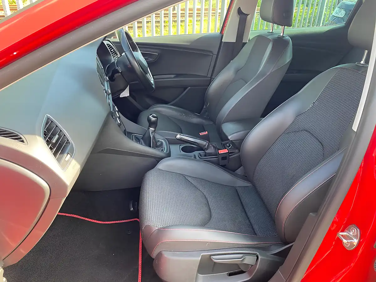 Used 2015 SEAT Leon Fr Black Technology Red - Interior and Exterior details 19