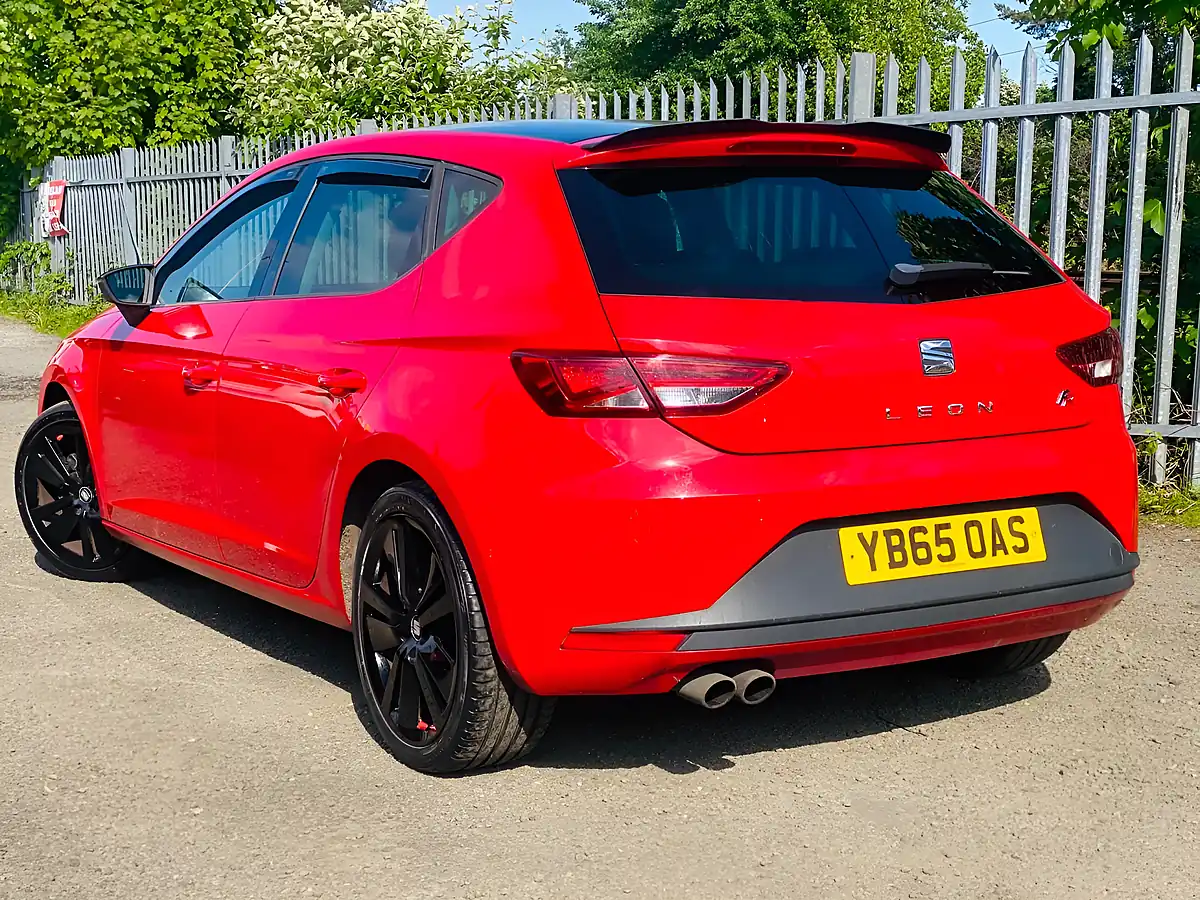 Used 2015 SEAT Leon Fr Black Technology Red - Interior and Exterior details 9