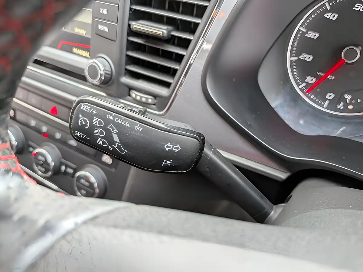 Used 2015 SEAT Leon Fr Green - Interior and Exterior details 15