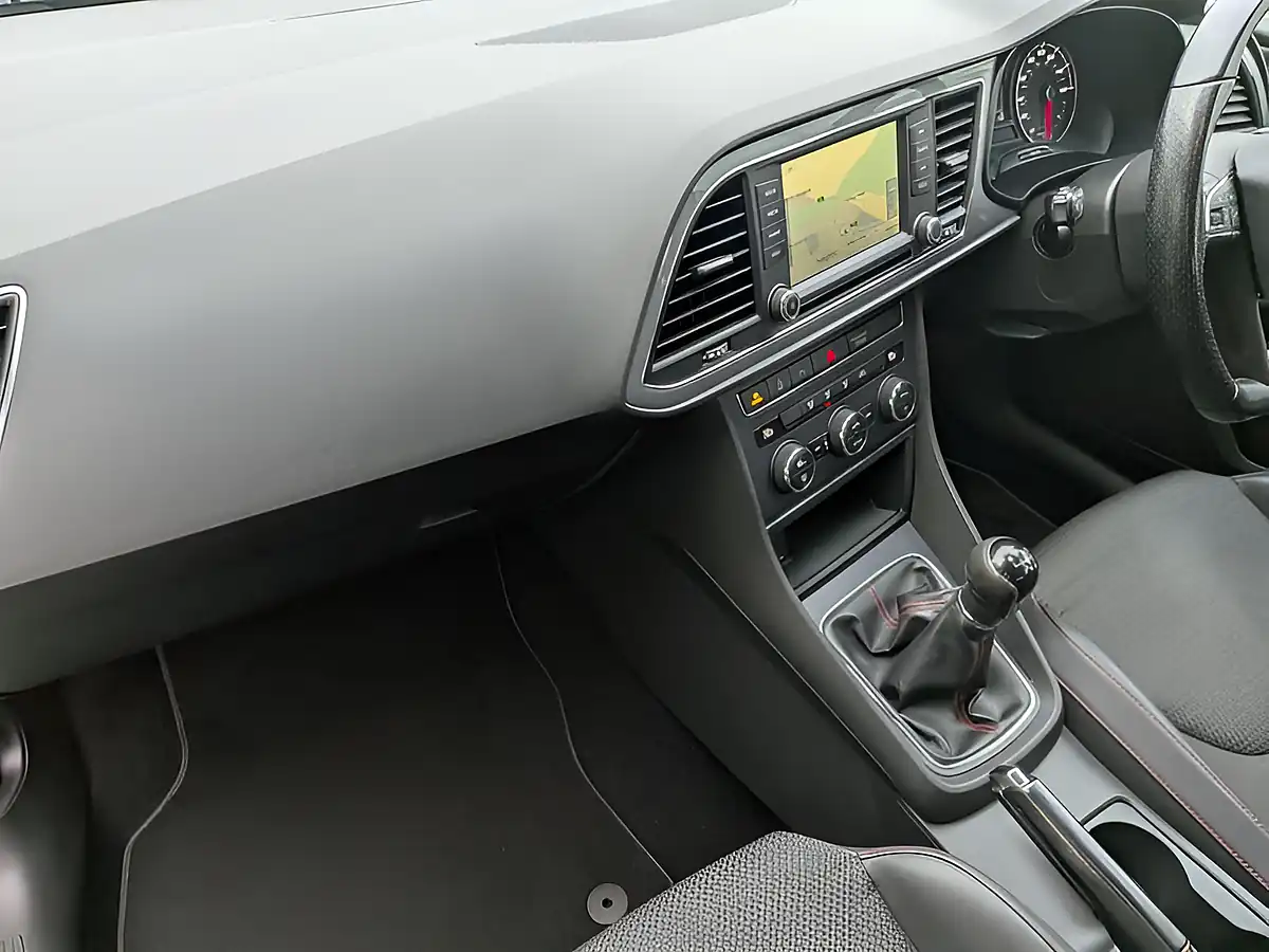Used 2015 SEAT Leon Fr Green - Interior and Exterior details 18