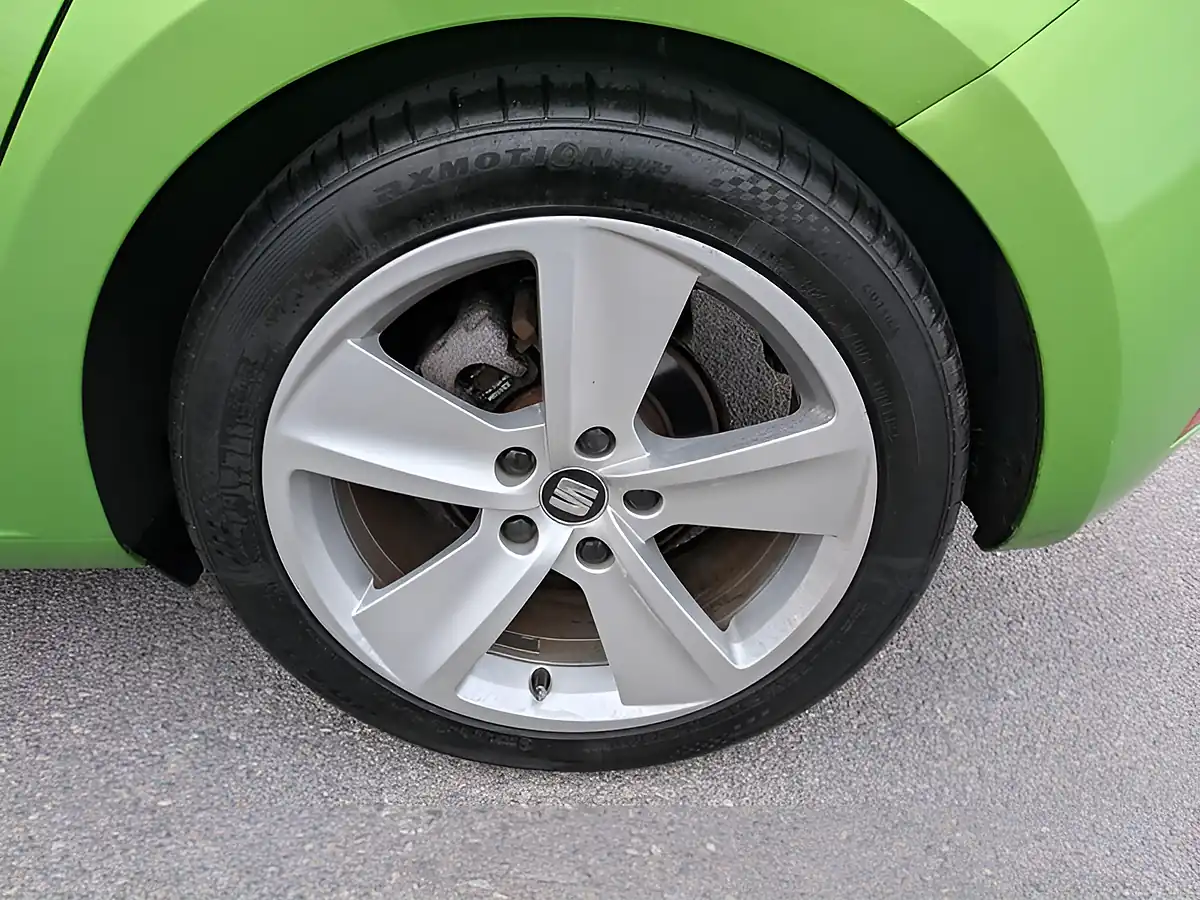 Used 2015 SEAT Leon Fr Green - Interior and Exterior details 20