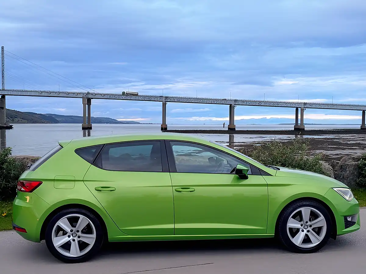 Used 2015 SEAT Leon Fr Green - Interior and Exterior details 4