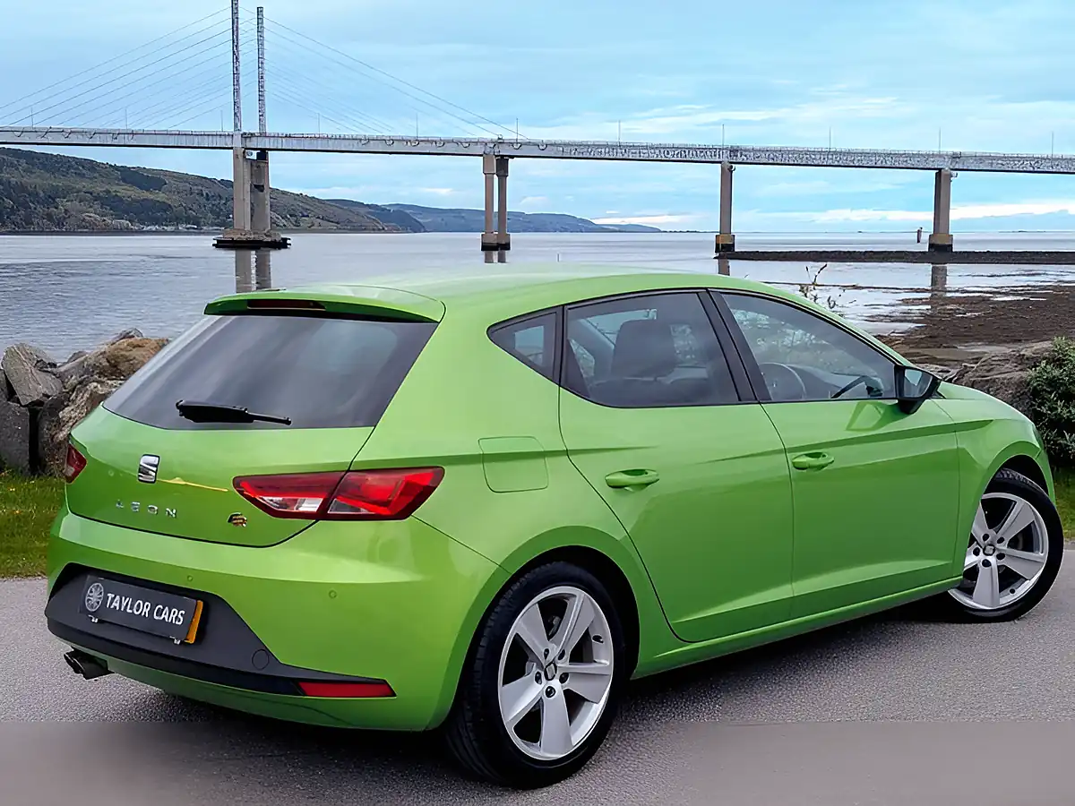 Used 2015 SEAT Leon Fr Green - Interior and Exterior details 5