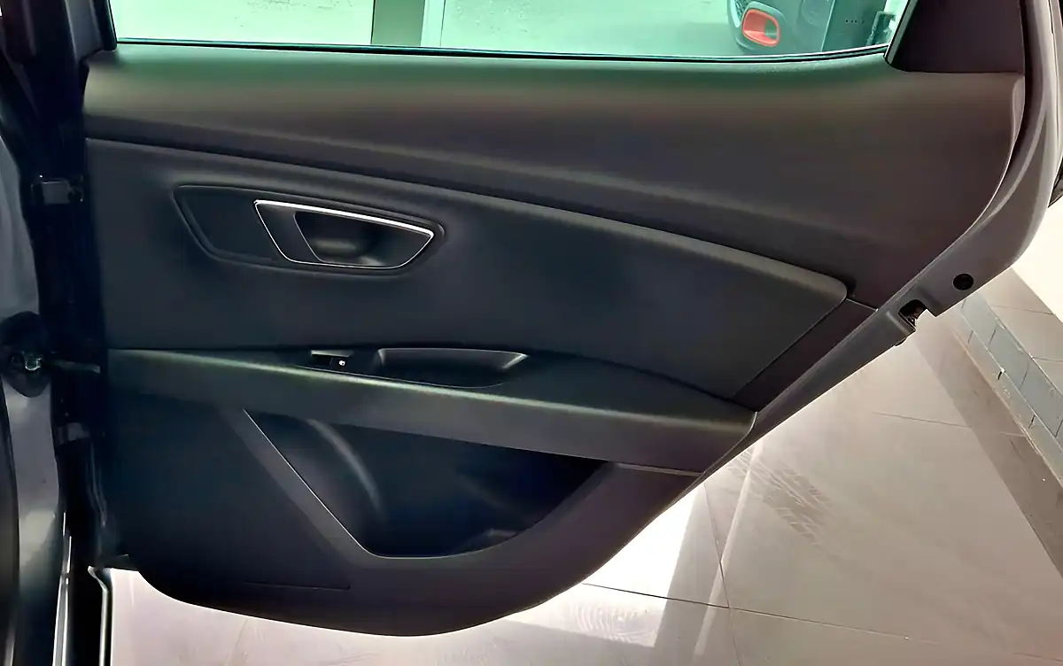 Used 2015 SEAT Leon Fr Grey - Interior and Exterior details 18