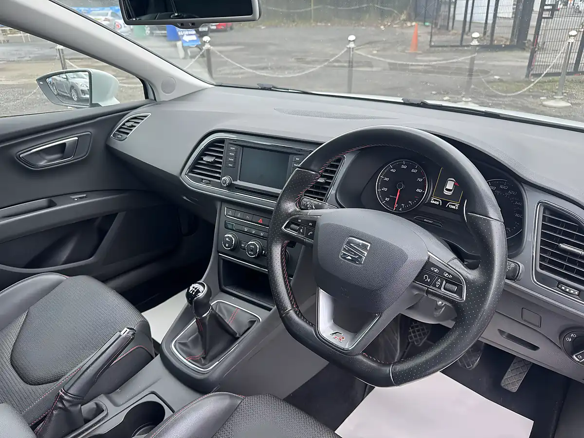 Used 2015 SEAT Leon Fr - Interior and Exterior details 11