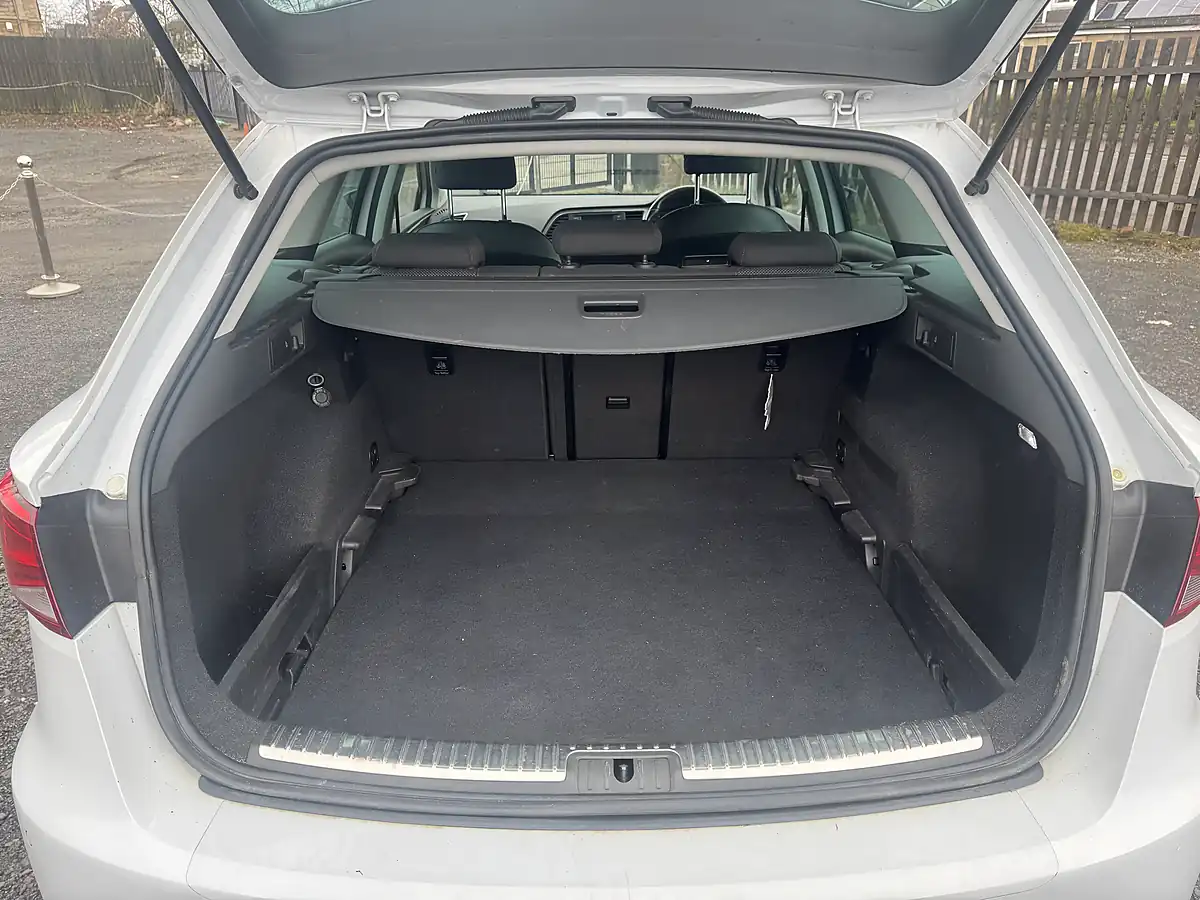 Used 2015 SEAT Leon Fr - Interior and Exterior details 12