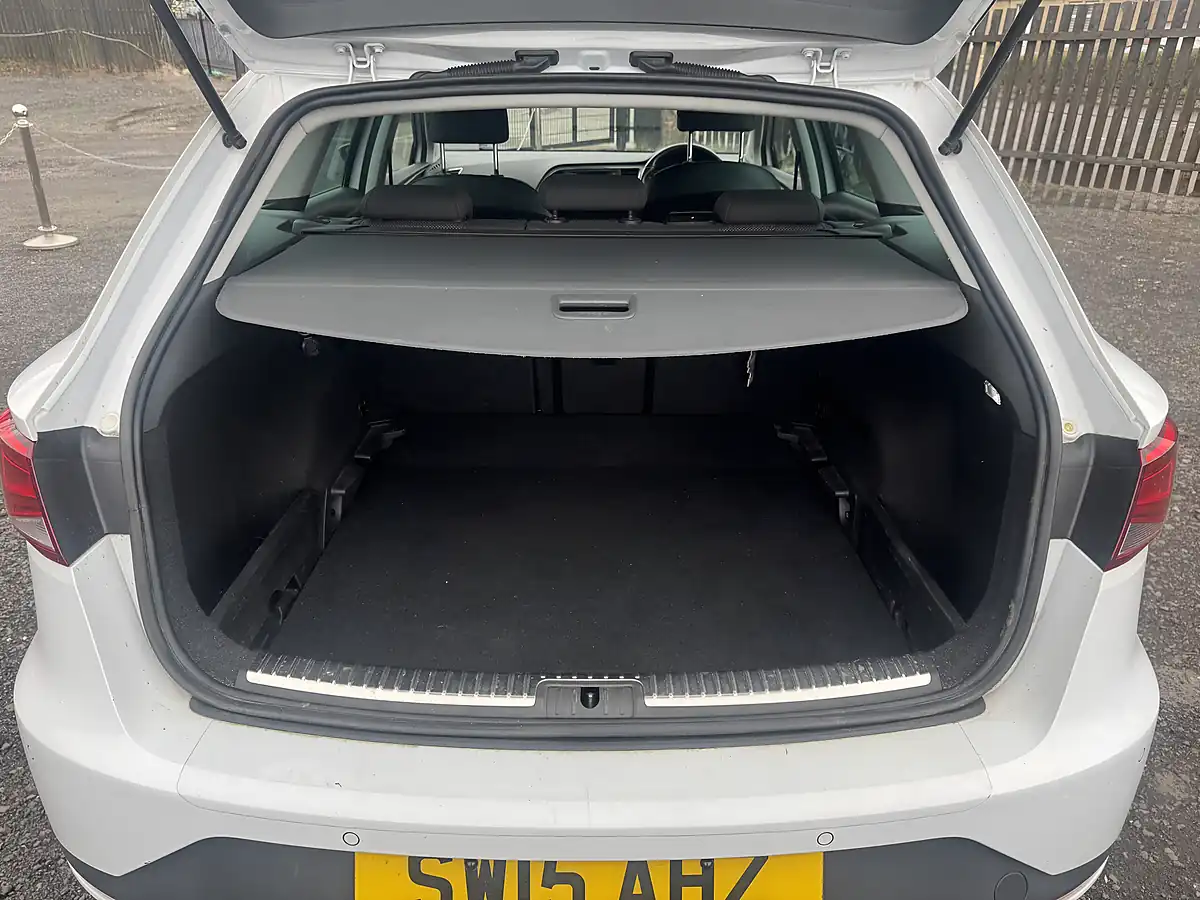 Used 2015 SEAT Leon Fr - Interior and Exterior details 14
