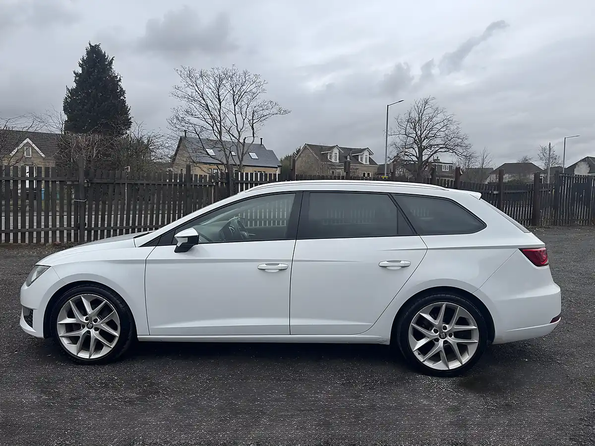 Used 2015 SEAT Leon Fr - Interior and Exterior details 8