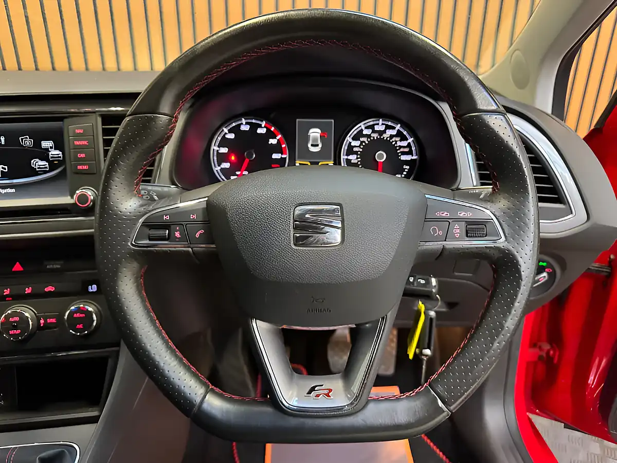 Used 2015 SEAT Leon Fr Red - Interior and Exterior details 10