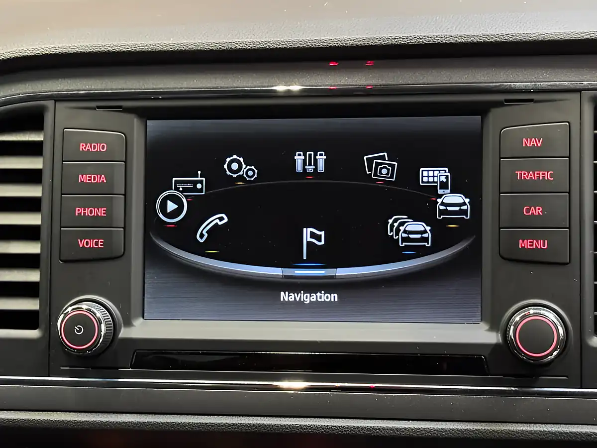 Used 2015 SEAT Leon Fr Red - Interior and Exterior details 11