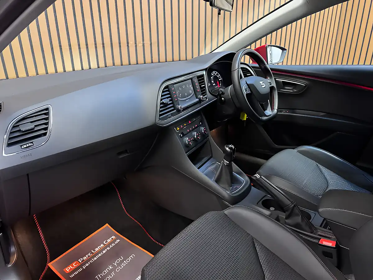 Used 2015 SEAT Leon Fr Red - Interior and Exterior details 13