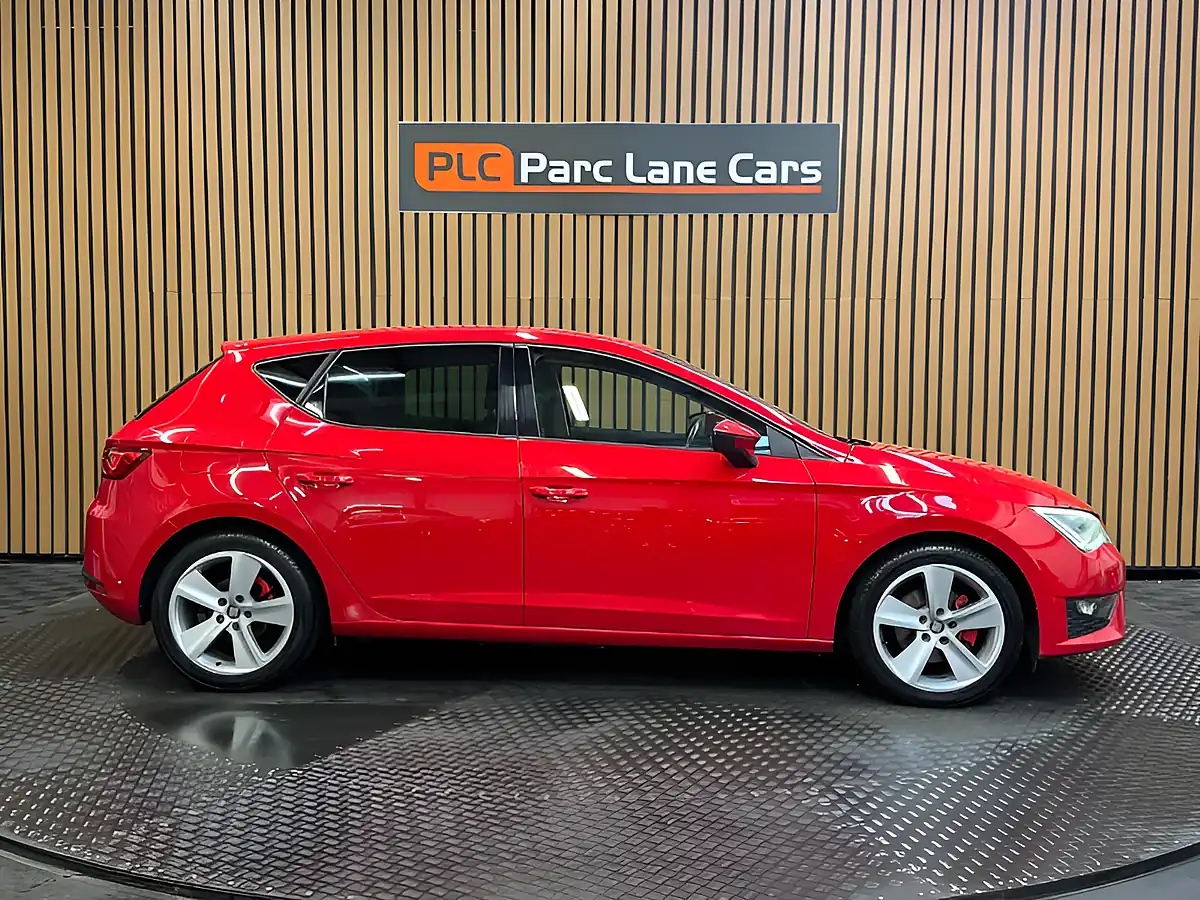 Used 2015 SEAT Leon Fr Red - Interior and Exterior details 2