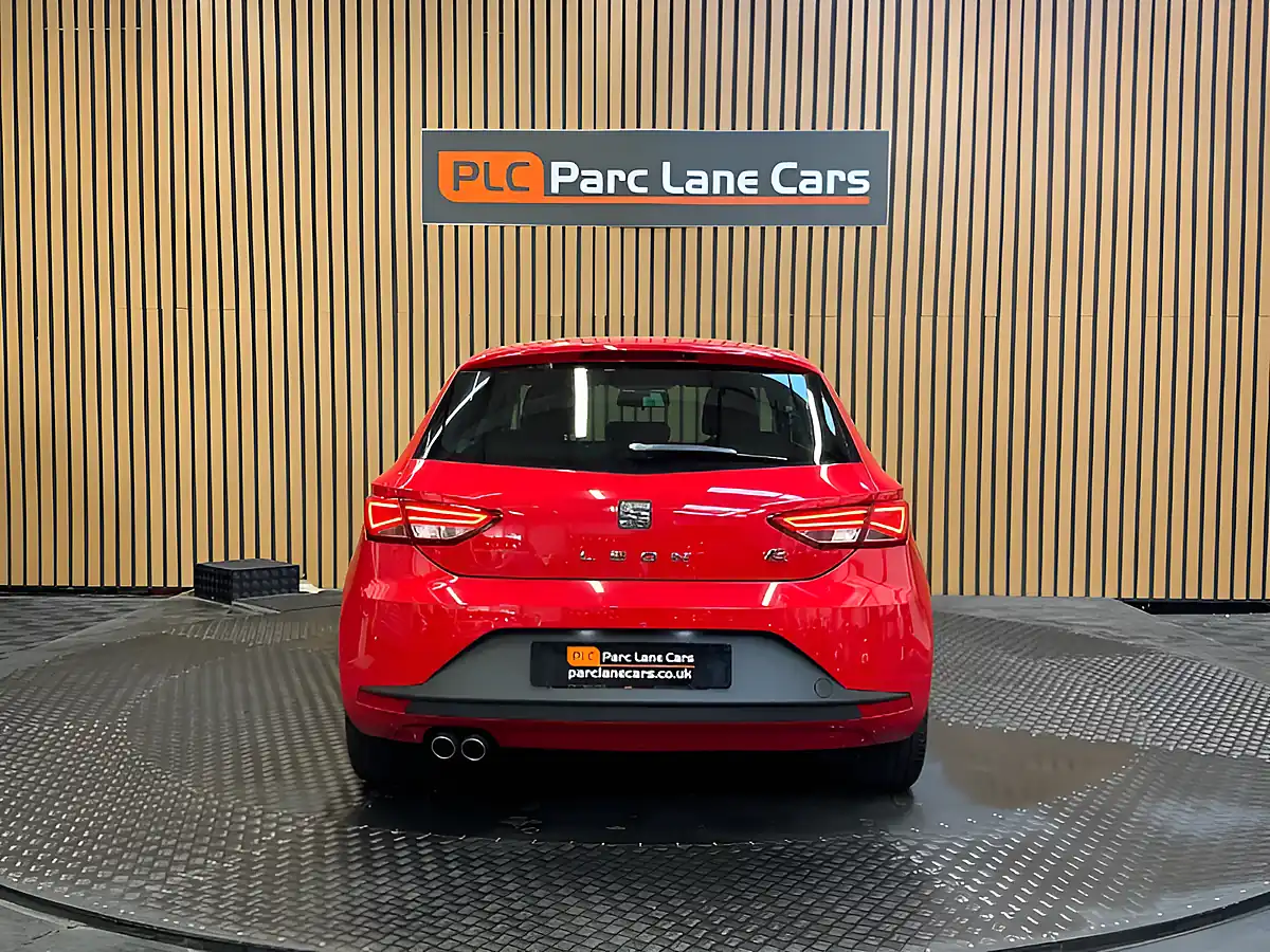 Used 2015 SEAT Leon Fr Red - Interior and Exterior details 4