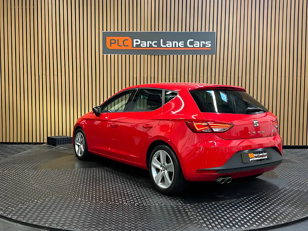 Used 2015 SEAT Leon Fr Red - Interior and Exterior details 5