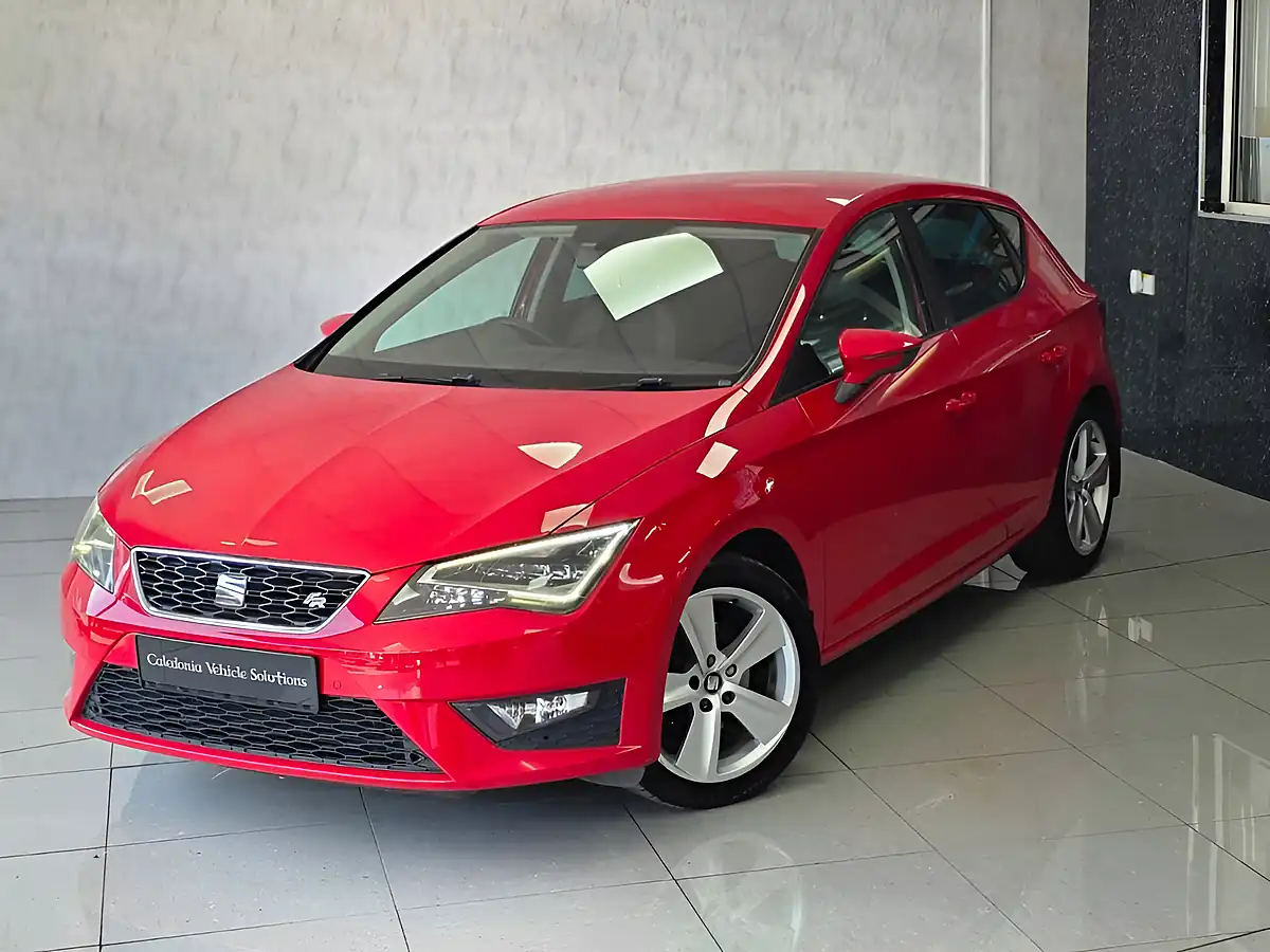 Used 2015 SEAT Leon Fr Red - Interior and Exterior details 12