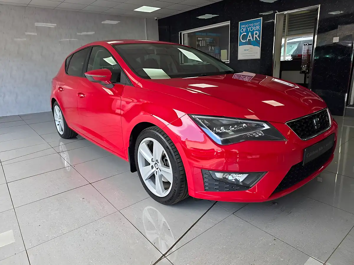 Used 2015 SEAT Leon Fr Red - Interior and Exterior details 15