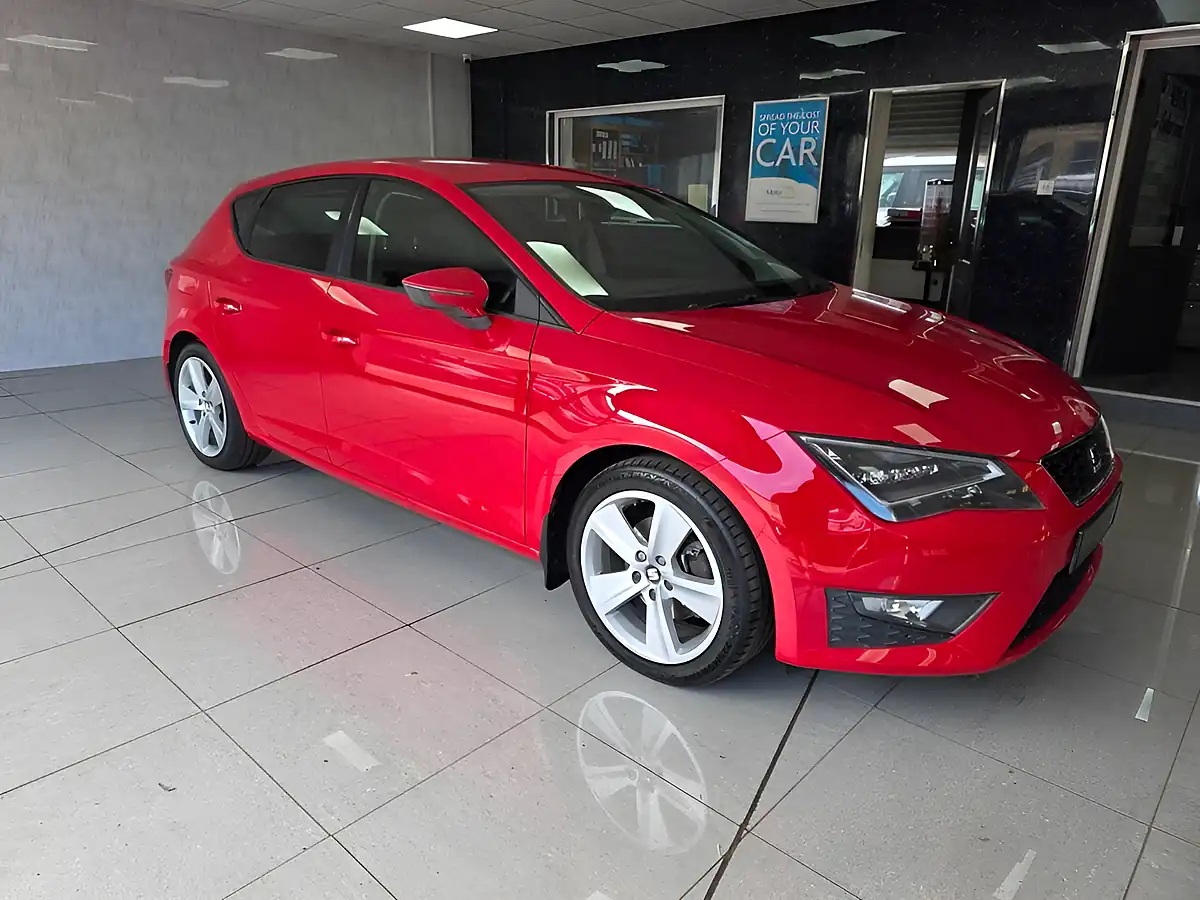 Used 2015 SEAT Leon Fr Red - Interior and Exterior details 16