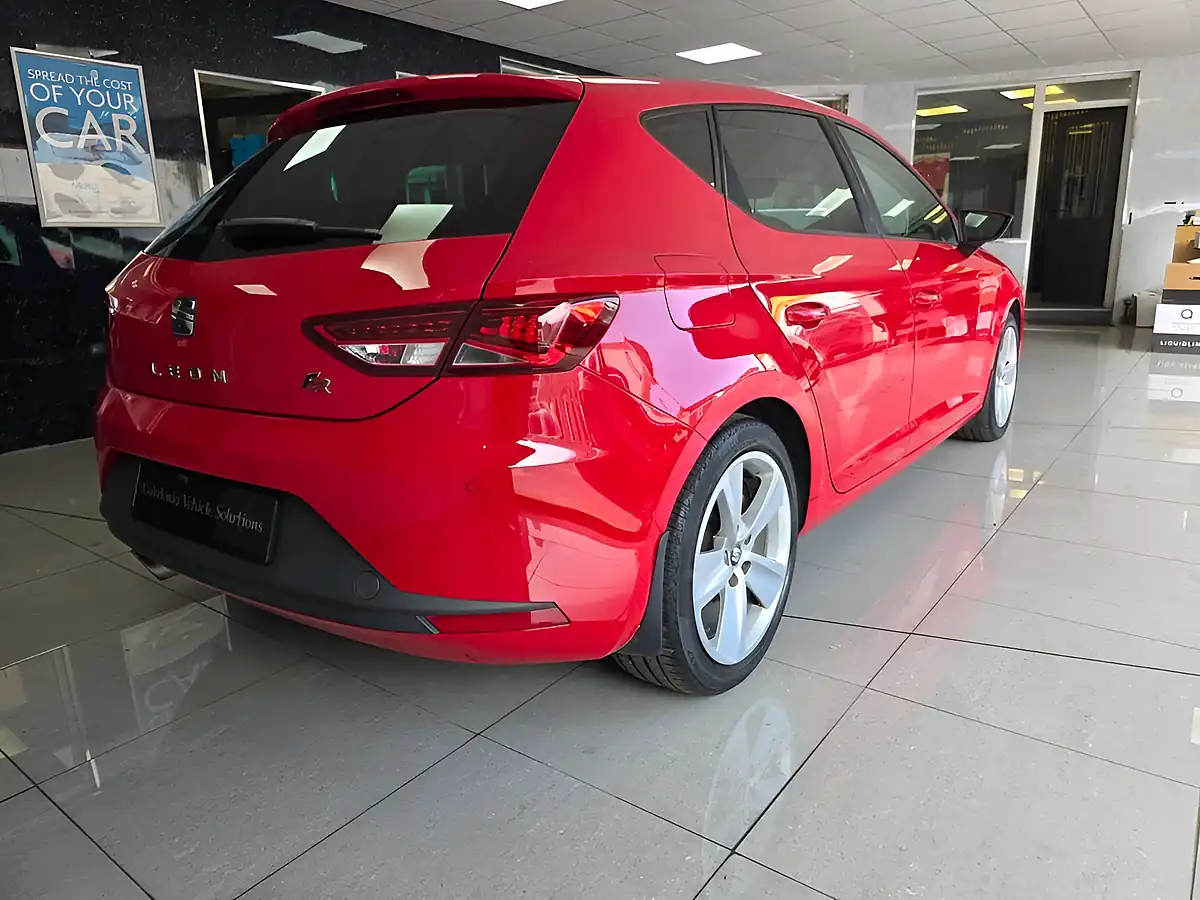 Used 2015 SEAT Leon Fr Red - Interior and Exterior details 17