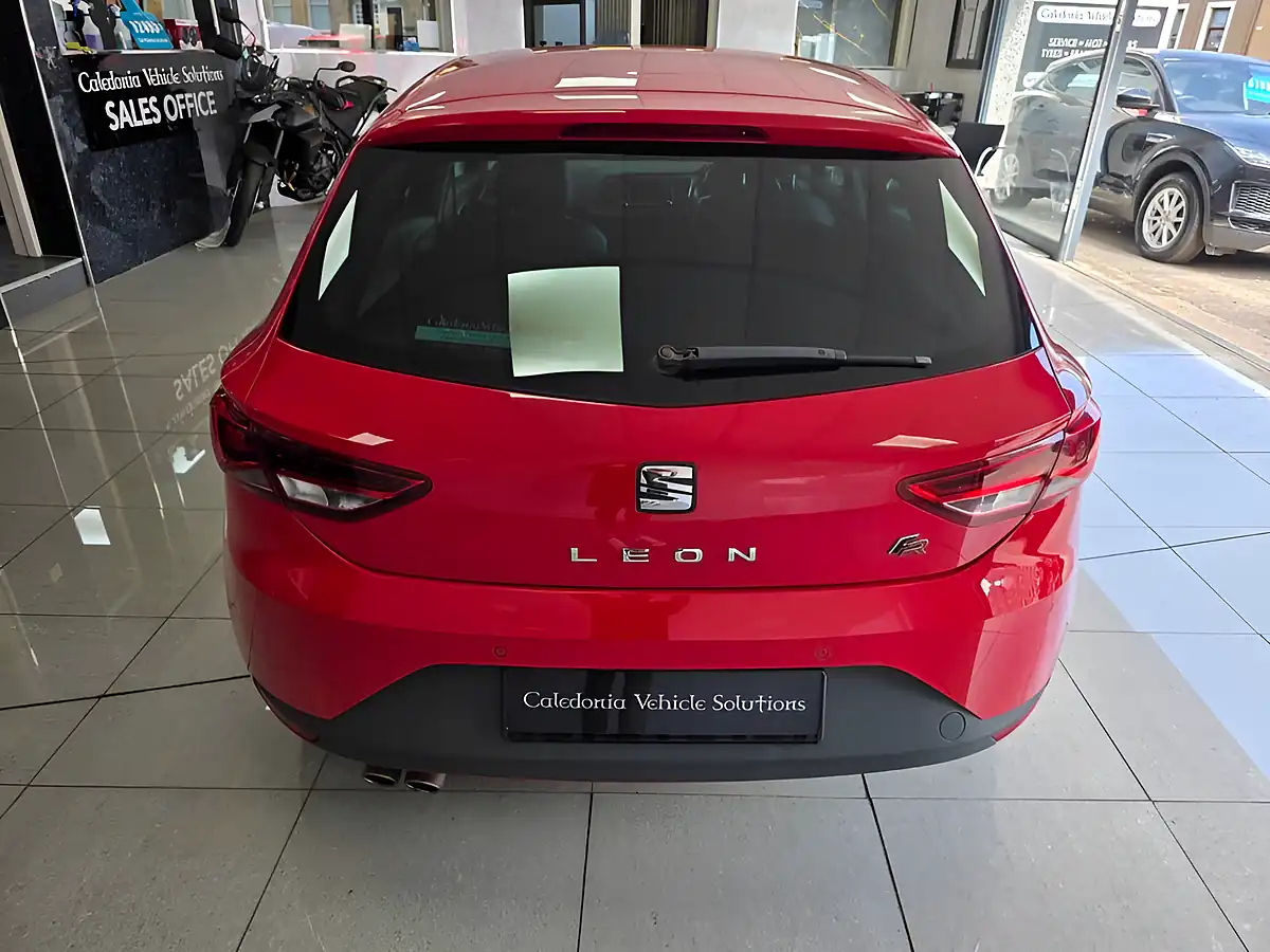 Used 2015 SEAT Leon Fr Red - Interior and Exterior details 18