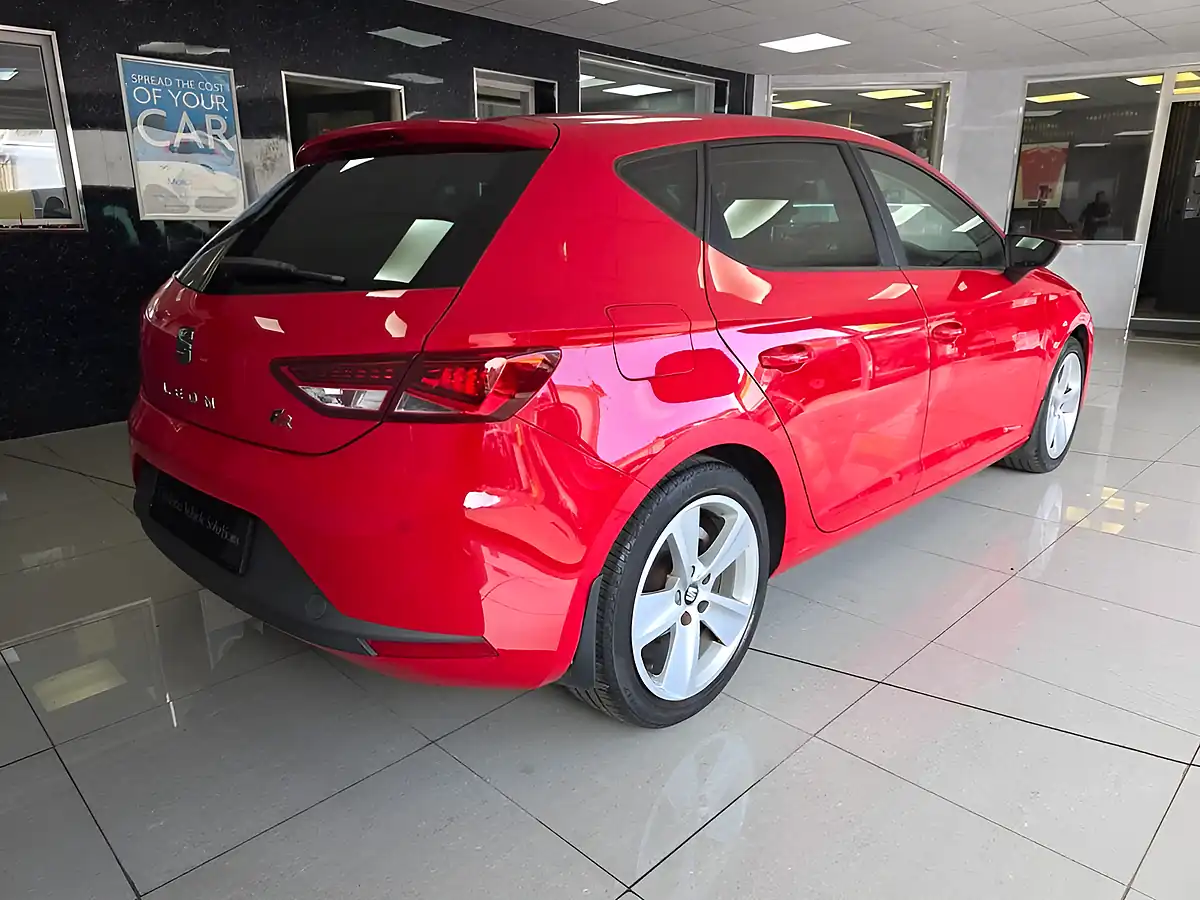 Used 2015 SEAT Leon Fr Red - Interior and Exterior details 3
