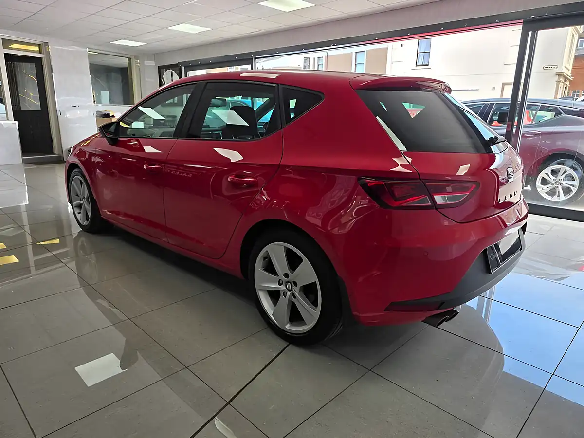 Used 2015 SEAT Leon Fr Red - Interior and Exterior details 4