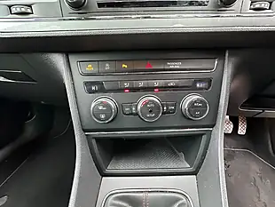 Used 2015 SEAT Leon Fr Red - Interior and Exterior details 14