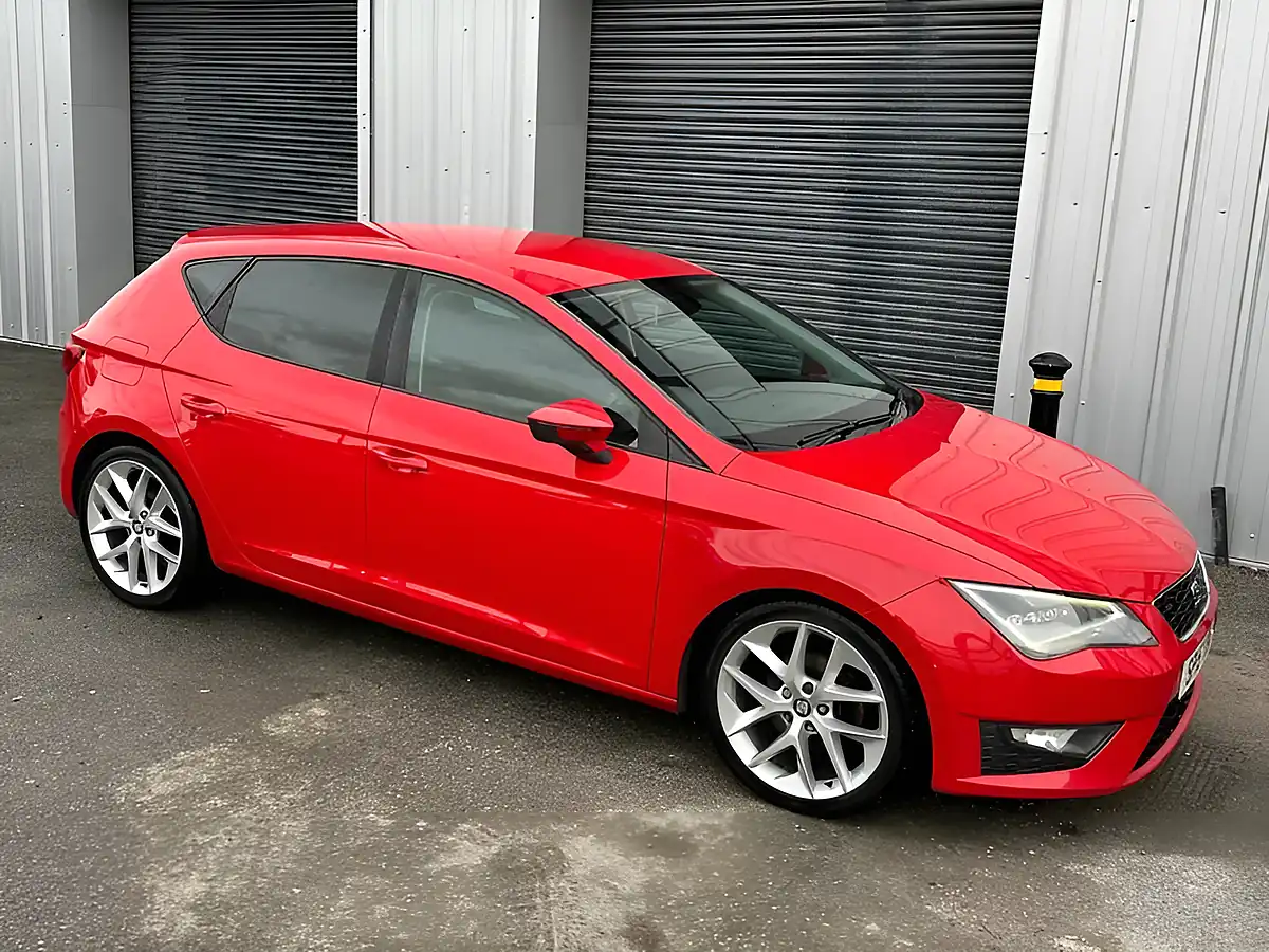 Used 2015 SEAT Leon Fr Red - Interior and Exterior details 5