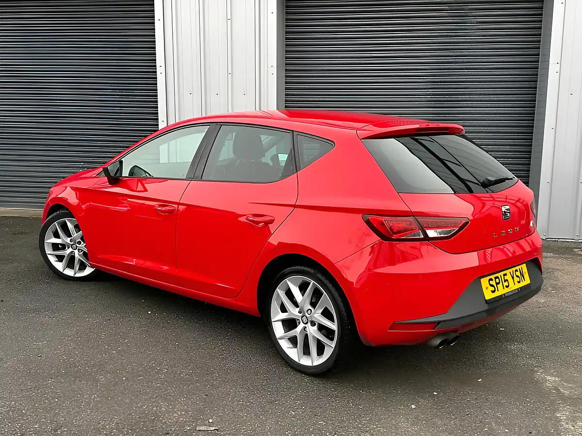 Used 2015 SEAT Leon Fr Red - Interior and Exterior details 8