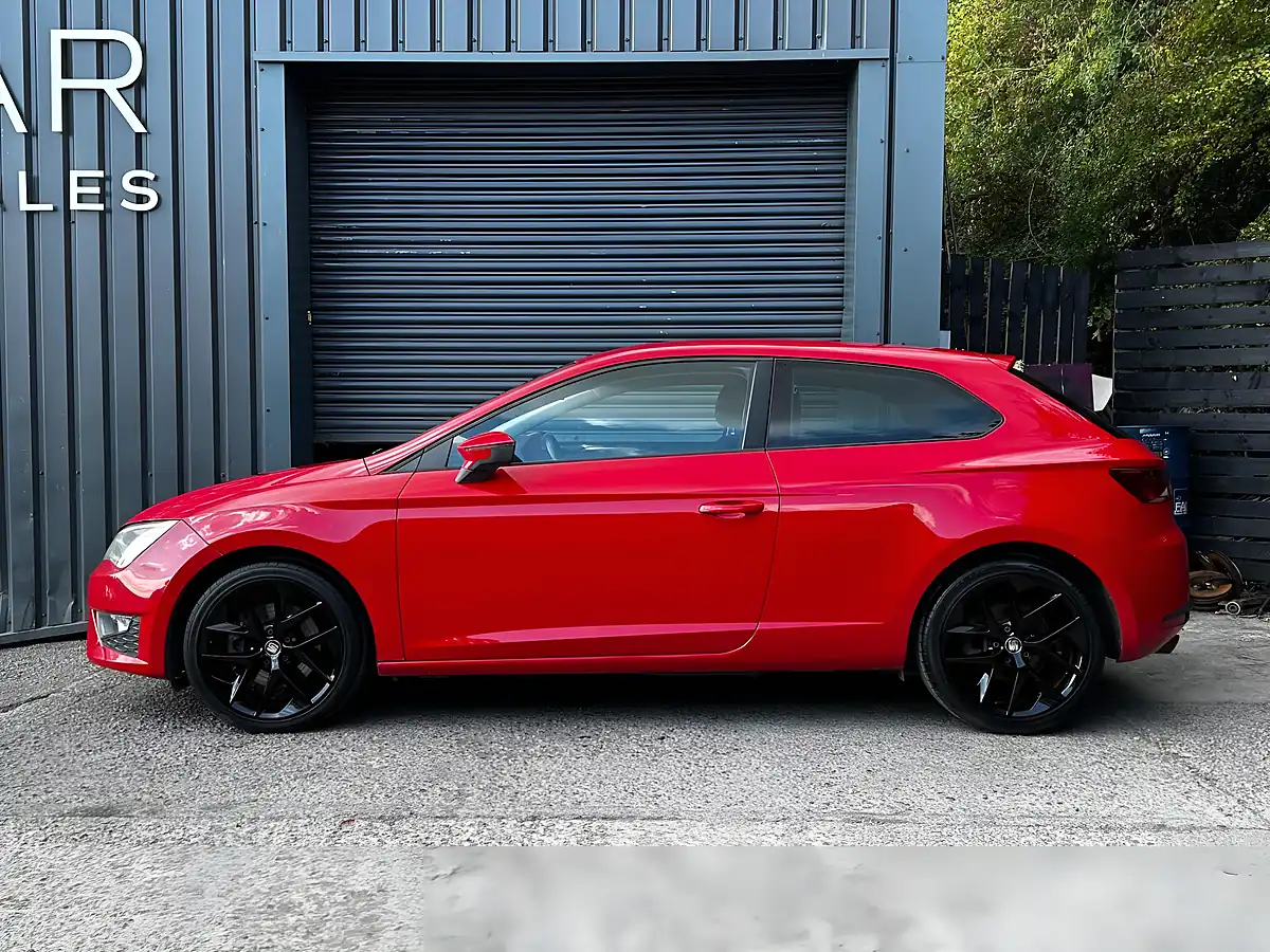 Used 2015 SEAT Leon Fr Sport Coupe Red - Interior and Exterior details 5